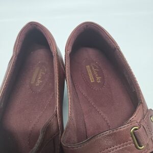 Clarks Burgundy Mary Jane Low Heels 9.5